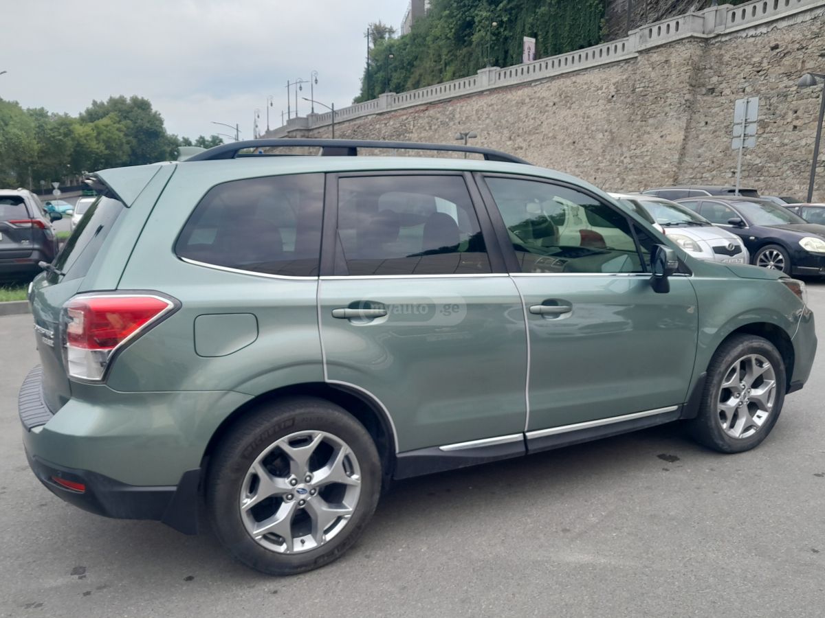 Subaru Forester 2017 — photo 2