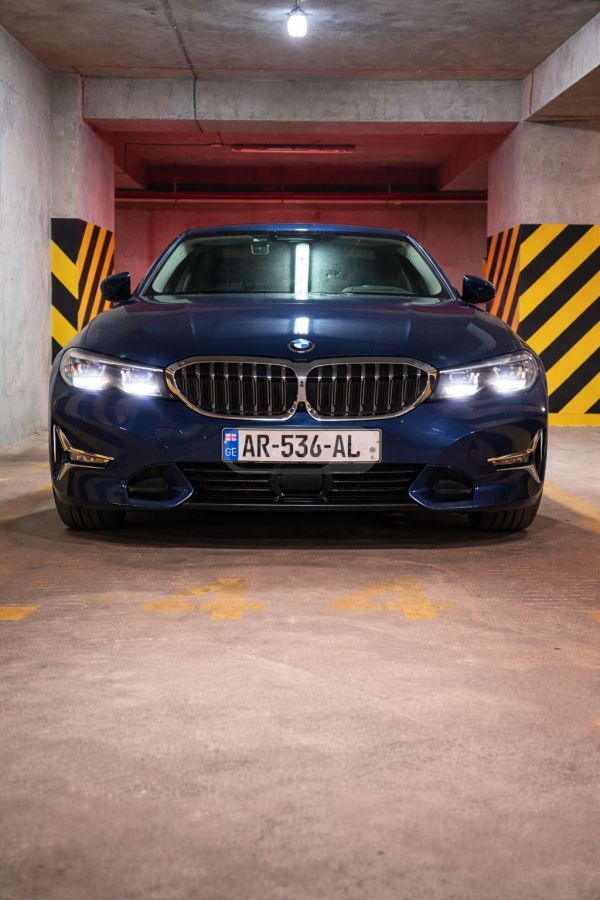 BMW 320 2020 — photo 2
