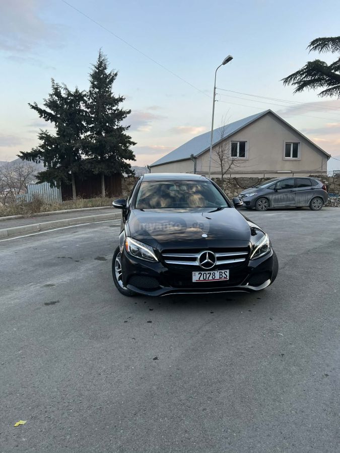 Mercedes-Benz C 300 2015 — photo 2