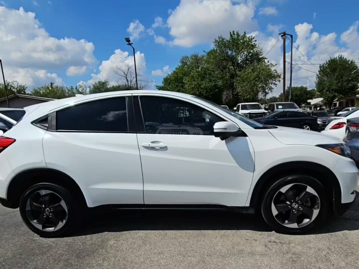 Honda HR-V 2018 — photo 2