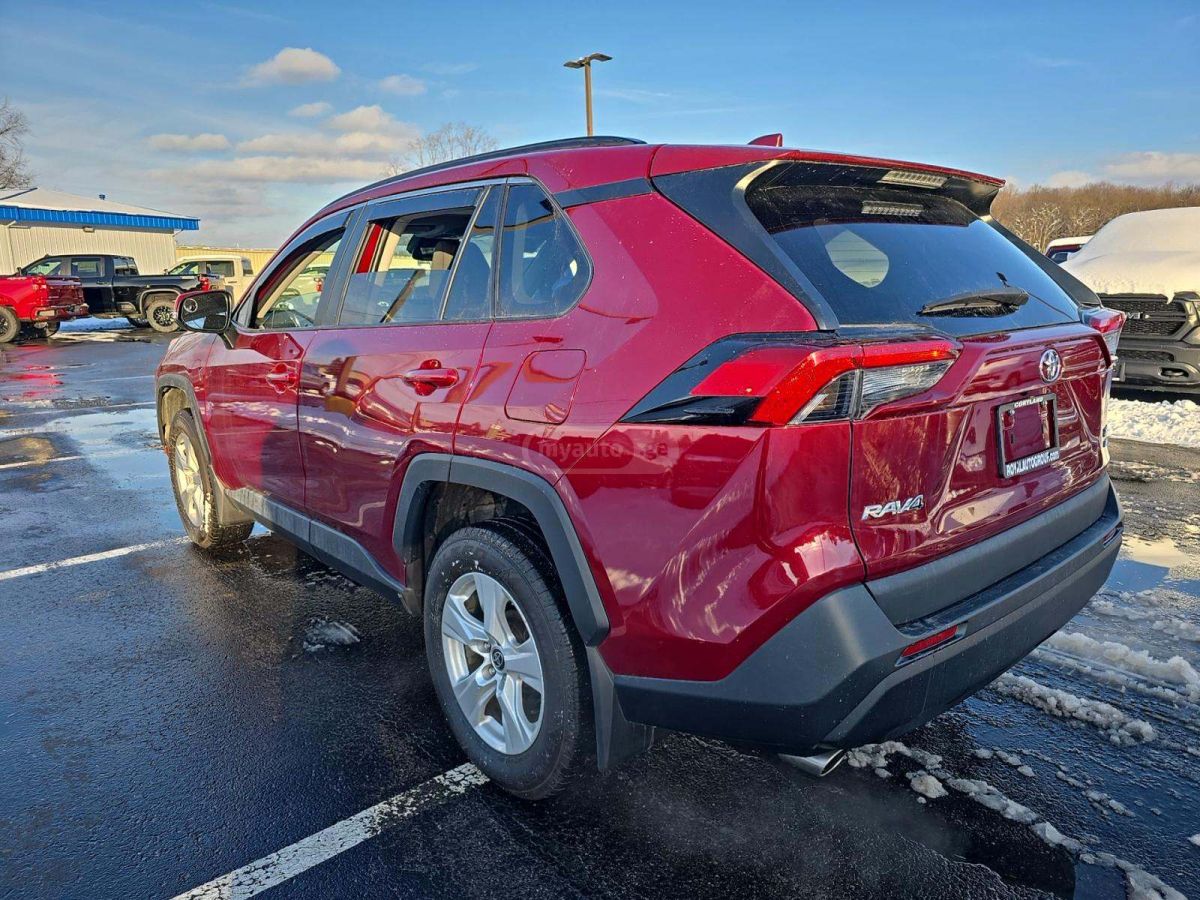 Toyota RAV4 2021 — photo 2