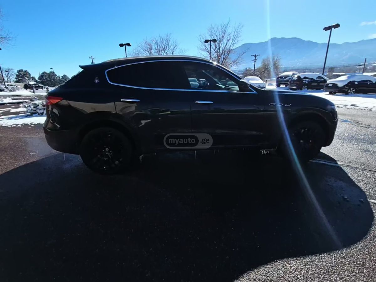 Maserati Levante 2017 — photo 2