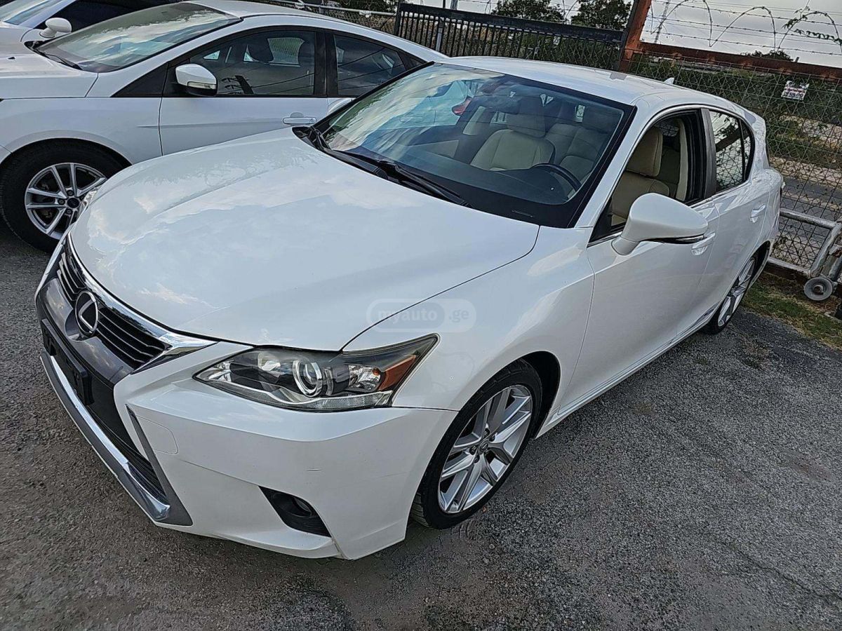 Lexus CT 200 h