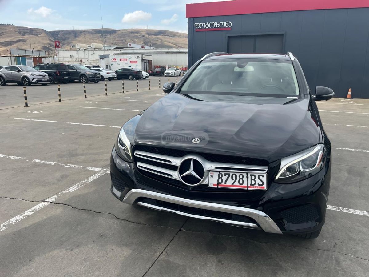 Mercedes-Benz GLC 300 2019 — photo 2