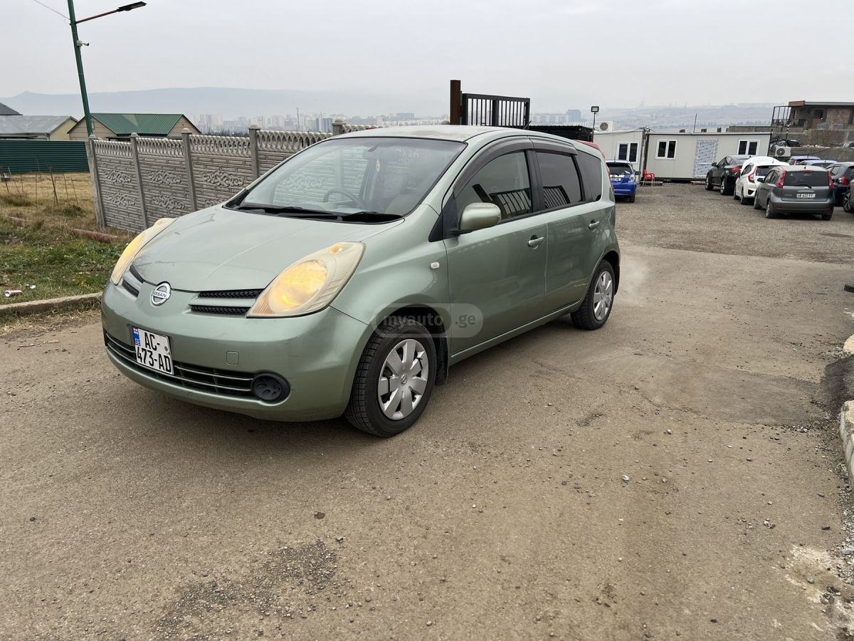 Nissan Note 2005 — photo 2