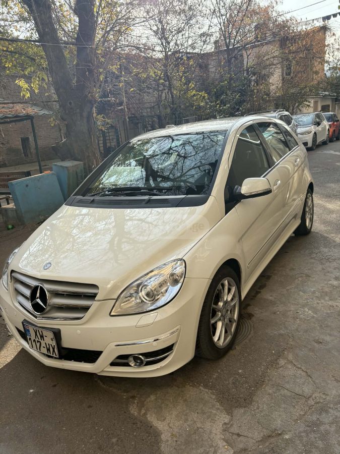 Mercedes-Benz B 170