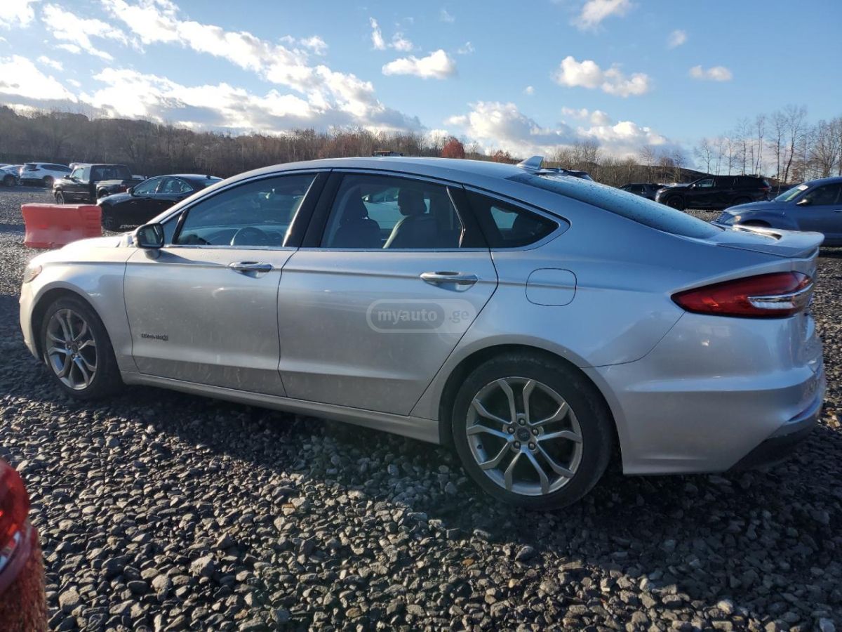 Ford Fusion 2019 — photo 2