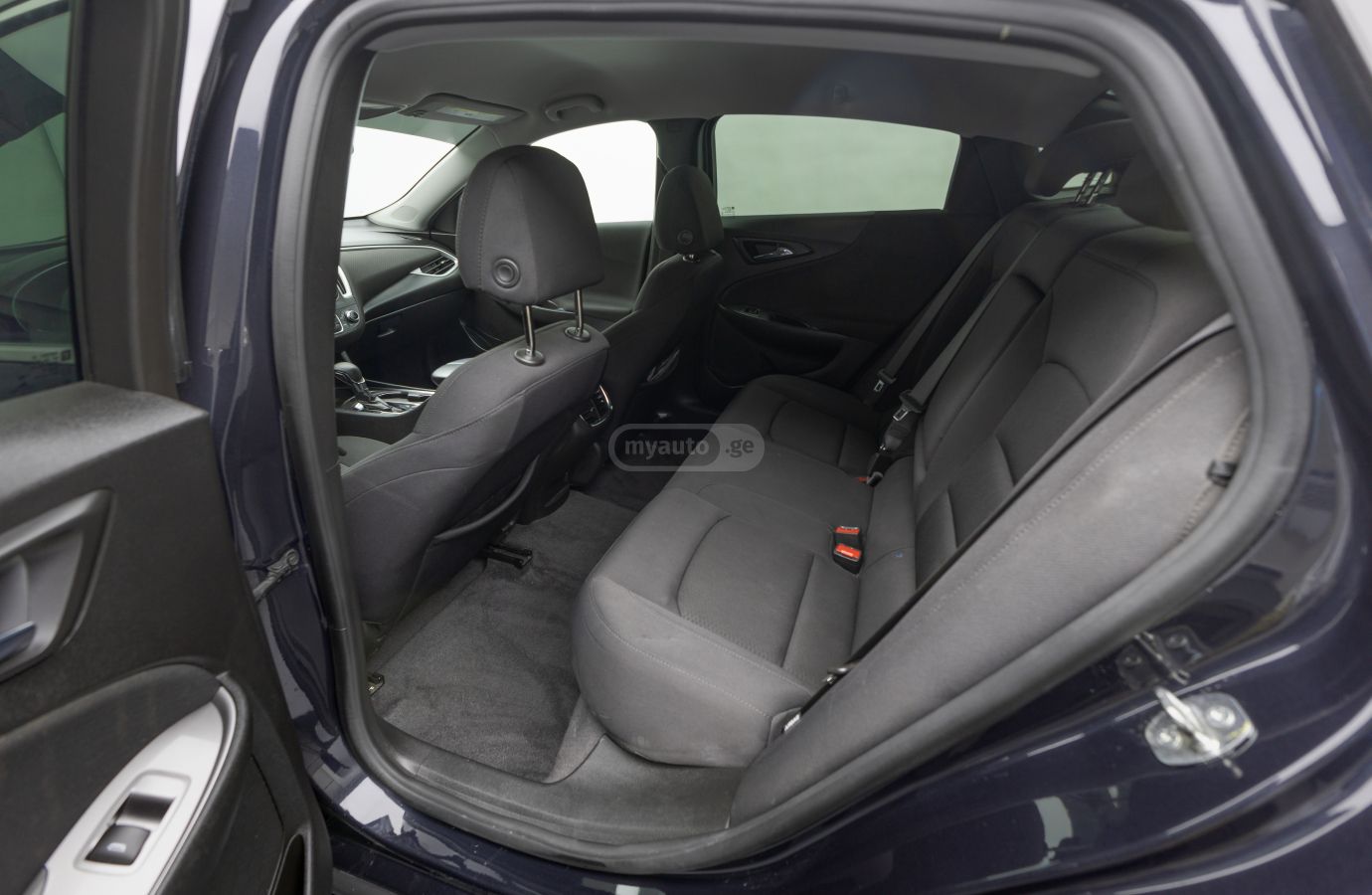 Chevrolet Malibu 2022 — photo 2