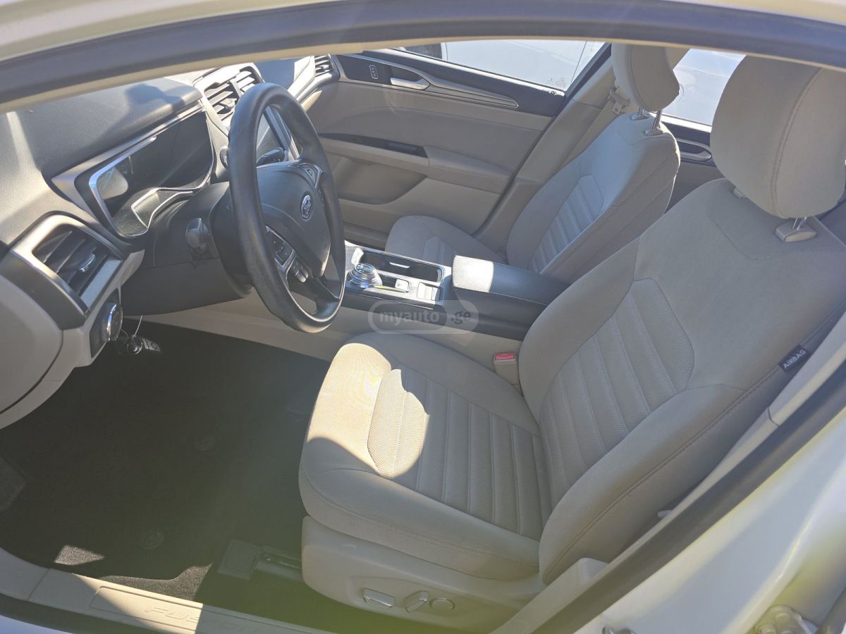 Ford Fusion 2017 — photo 2