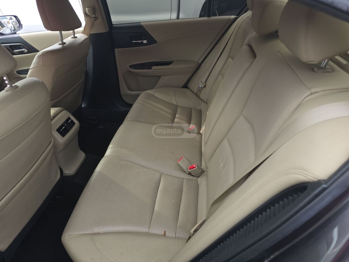 Honda Accord 2017 — photo 2