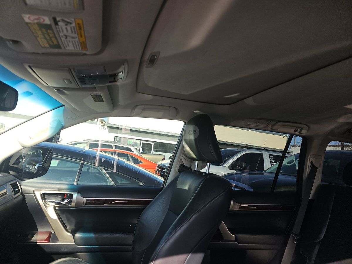 Lexus GX 460 2017 — photo 2