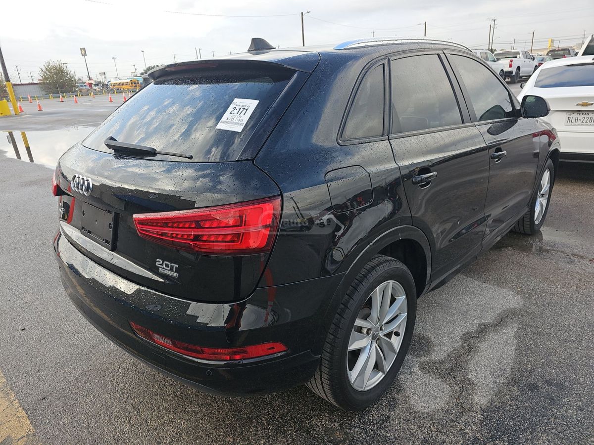 Audi Q3 2018 — photo 2