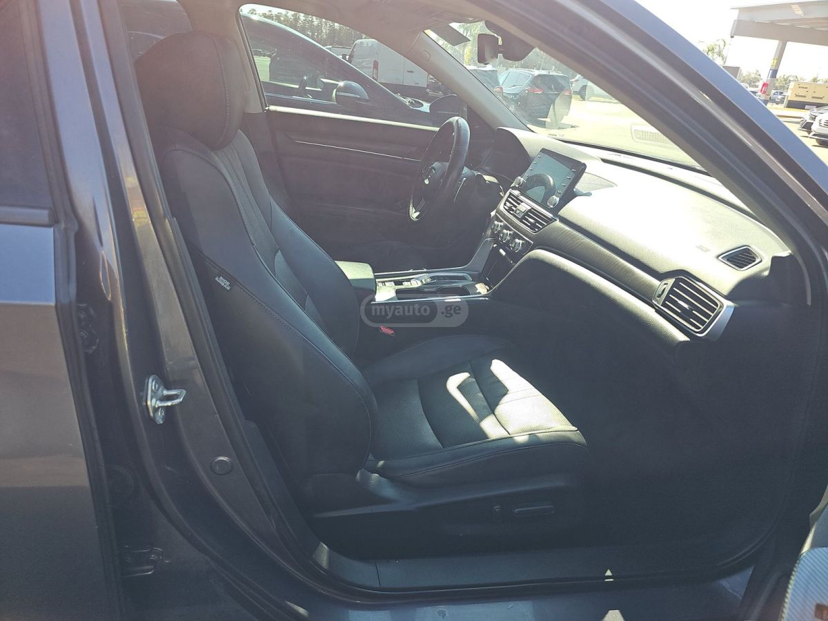 Honda Accord 2018 — photo 2