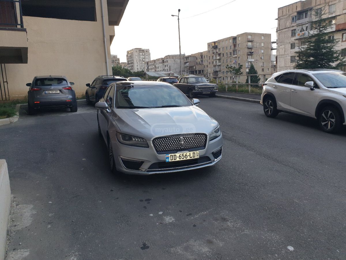 Lincoln MKZ 2017 — photo 2