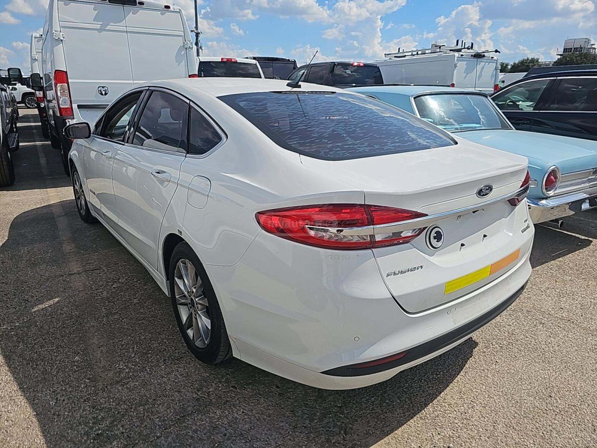 Ford Fusion 2017 — photo 2