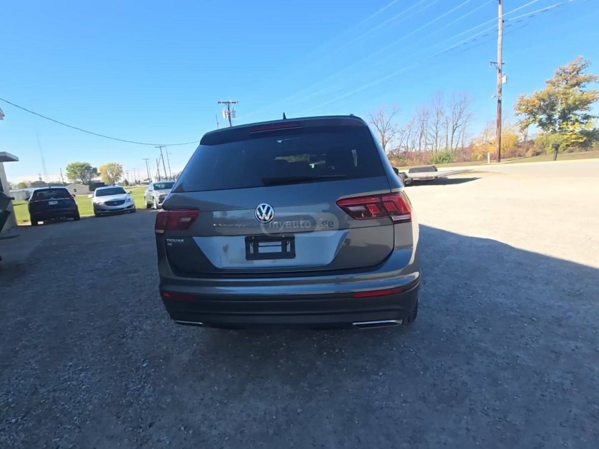 Volkswagen Tiguan 2019 — photo 2