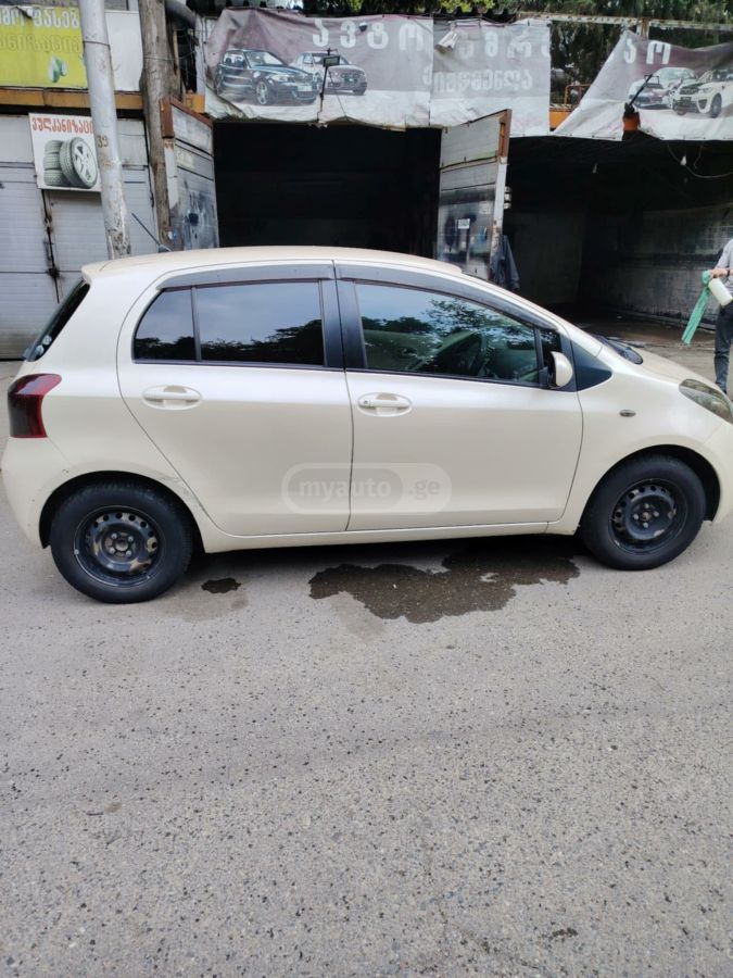 Toyota Yaris 2007 — photo 2