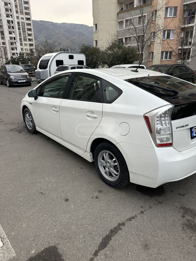 Toyota Prius 2010 — photo 2