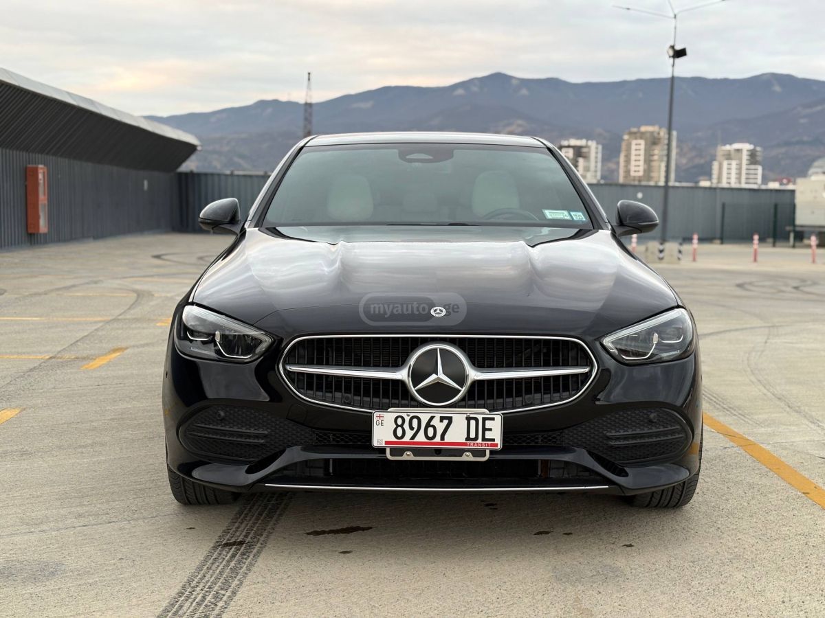 Mercedes-Benz C 300 2023 — photo 2