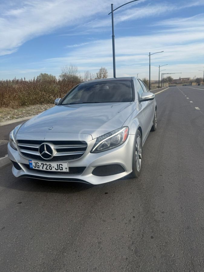 Mercedes-Benz C 300 2016 — photo 2