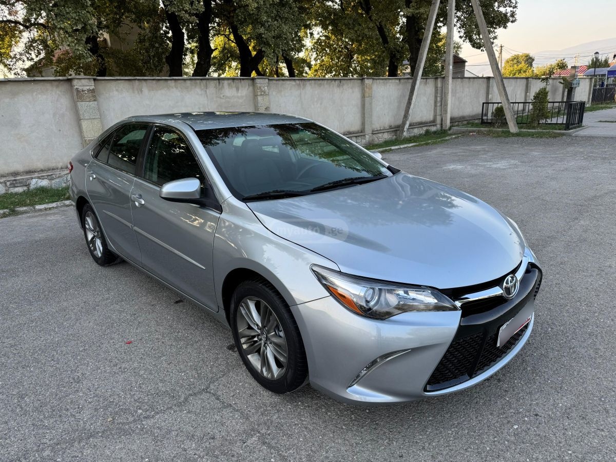 Toyota Camry 2015 — photo 2