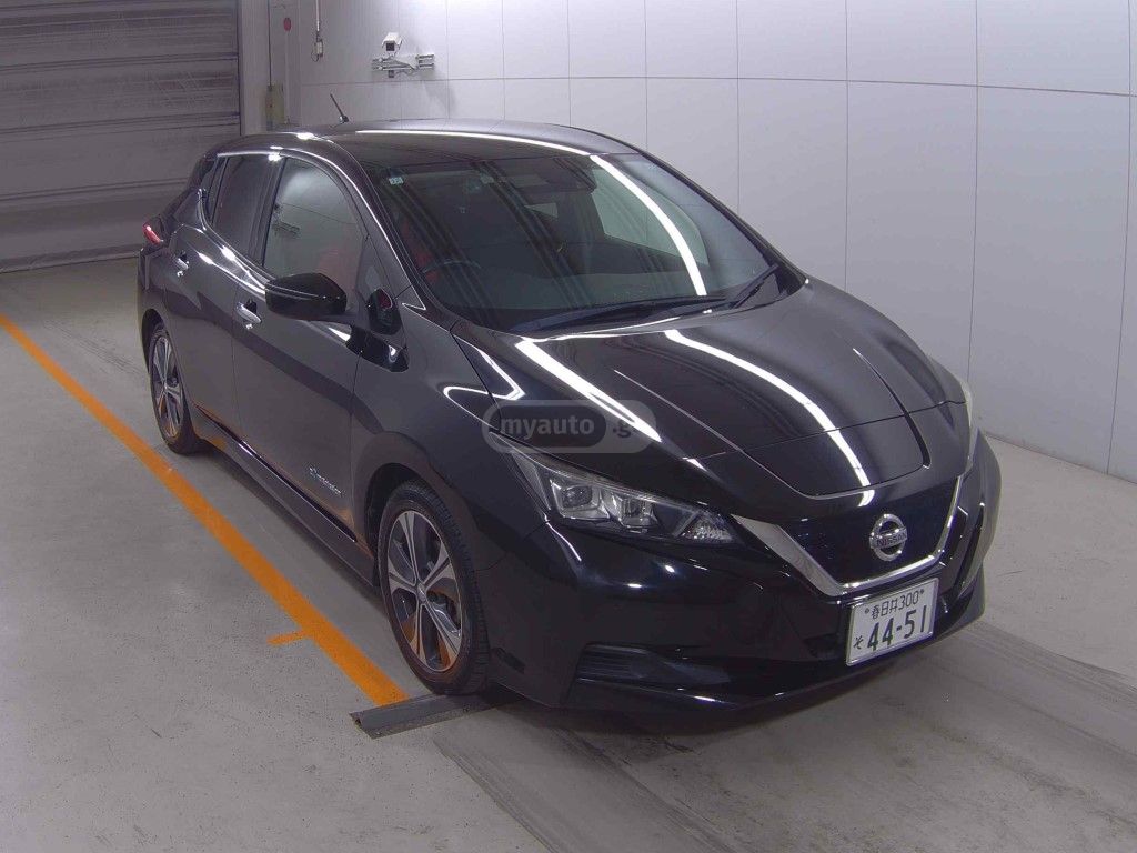 Nissan Leaf 2018 — photo 2