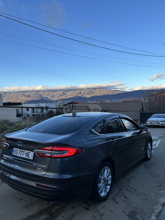 Ford Fusion 2019 — photo 2