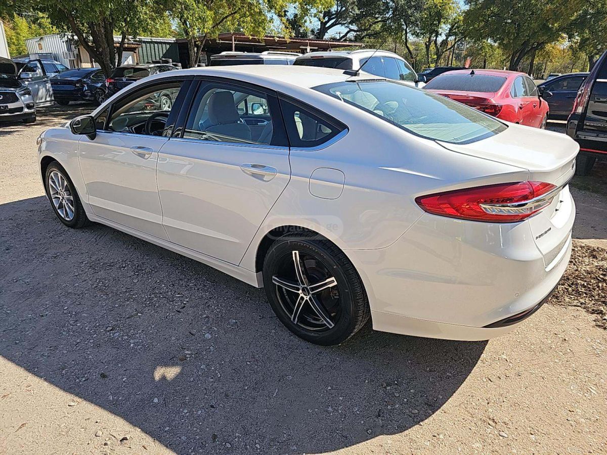 Ford Fusion 2017 — photo 2