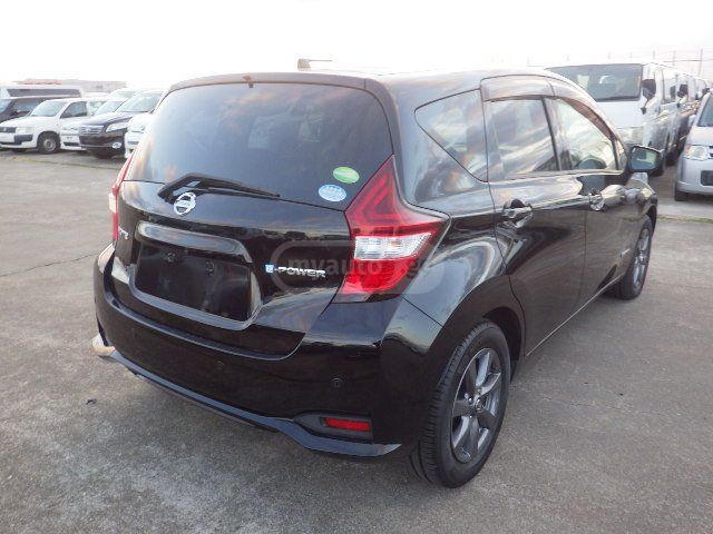 Nissan Note 2018 — photo 2