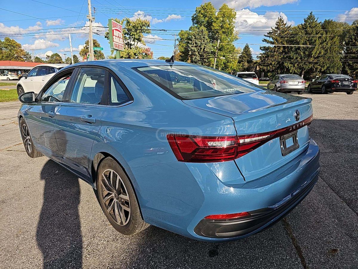 Volkswagen Jetta 2025 — photo 2
