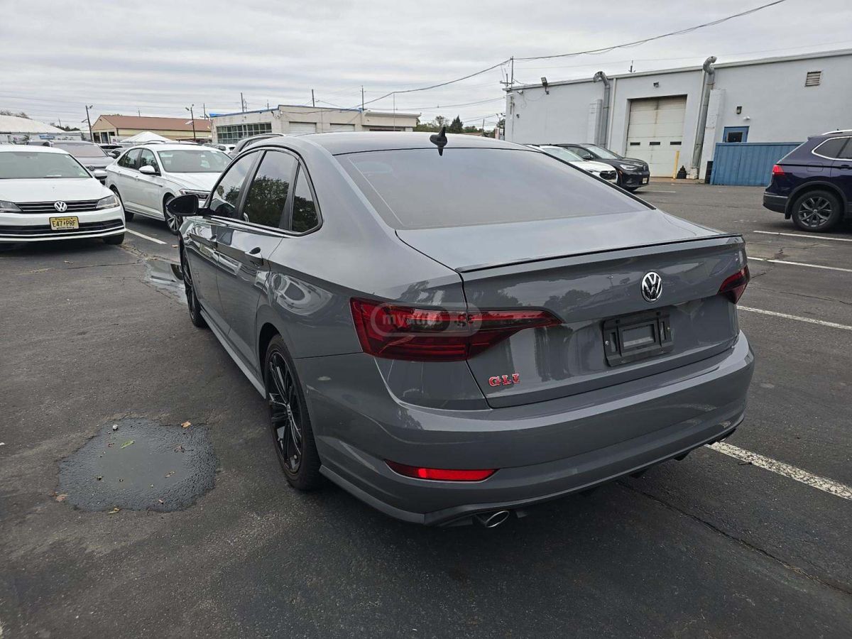 Volkswagen Jetta 2021 — photo 2