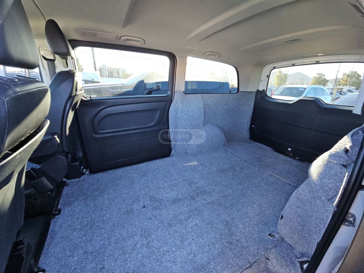 Mercedes-Benz Metris Passenger Van 2016 — photo 2