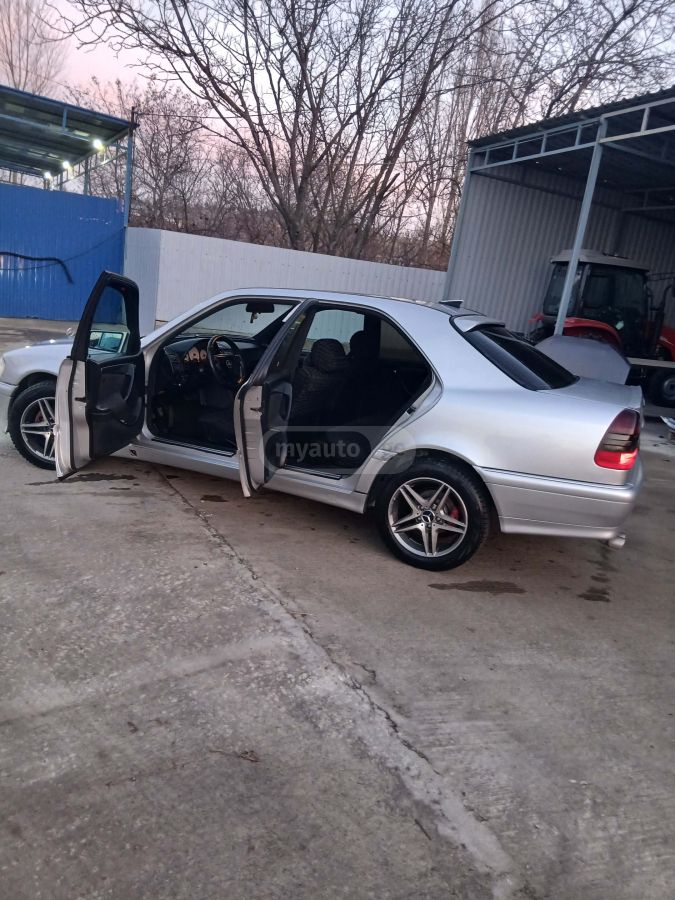 Mercedes-Benz C 180 1997 — photo 2