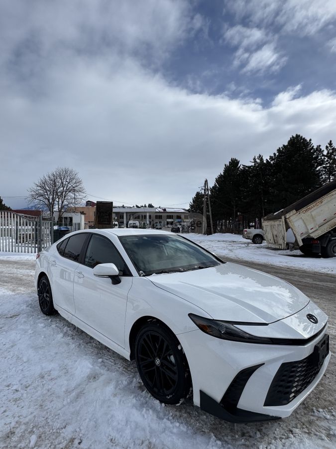Toyota Camry 2024 — photo 2