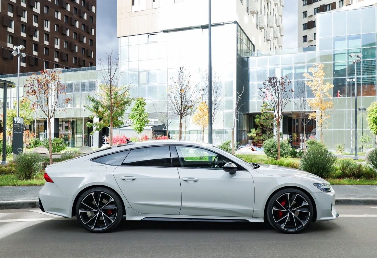 Audi A7 2019 — photo 2
