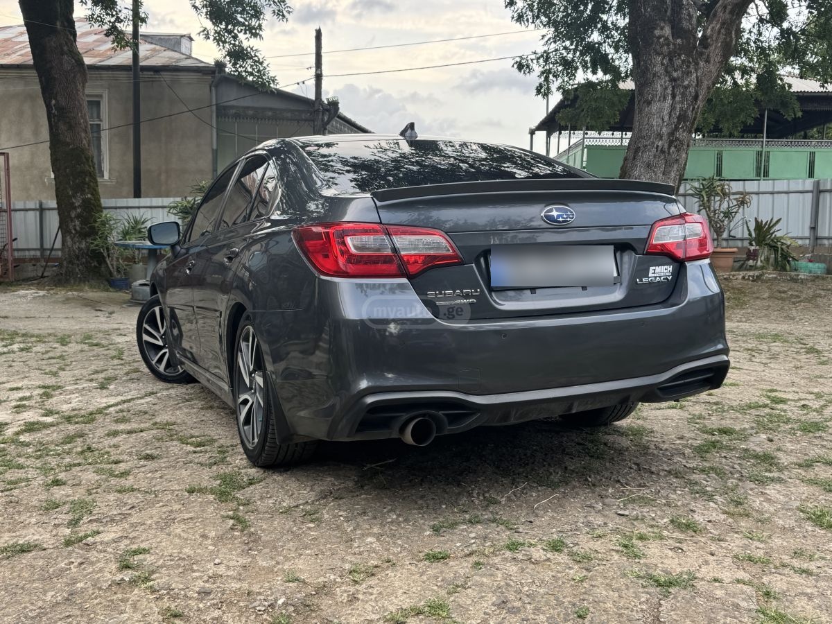 Subaru Legacy 2018 — photo 2