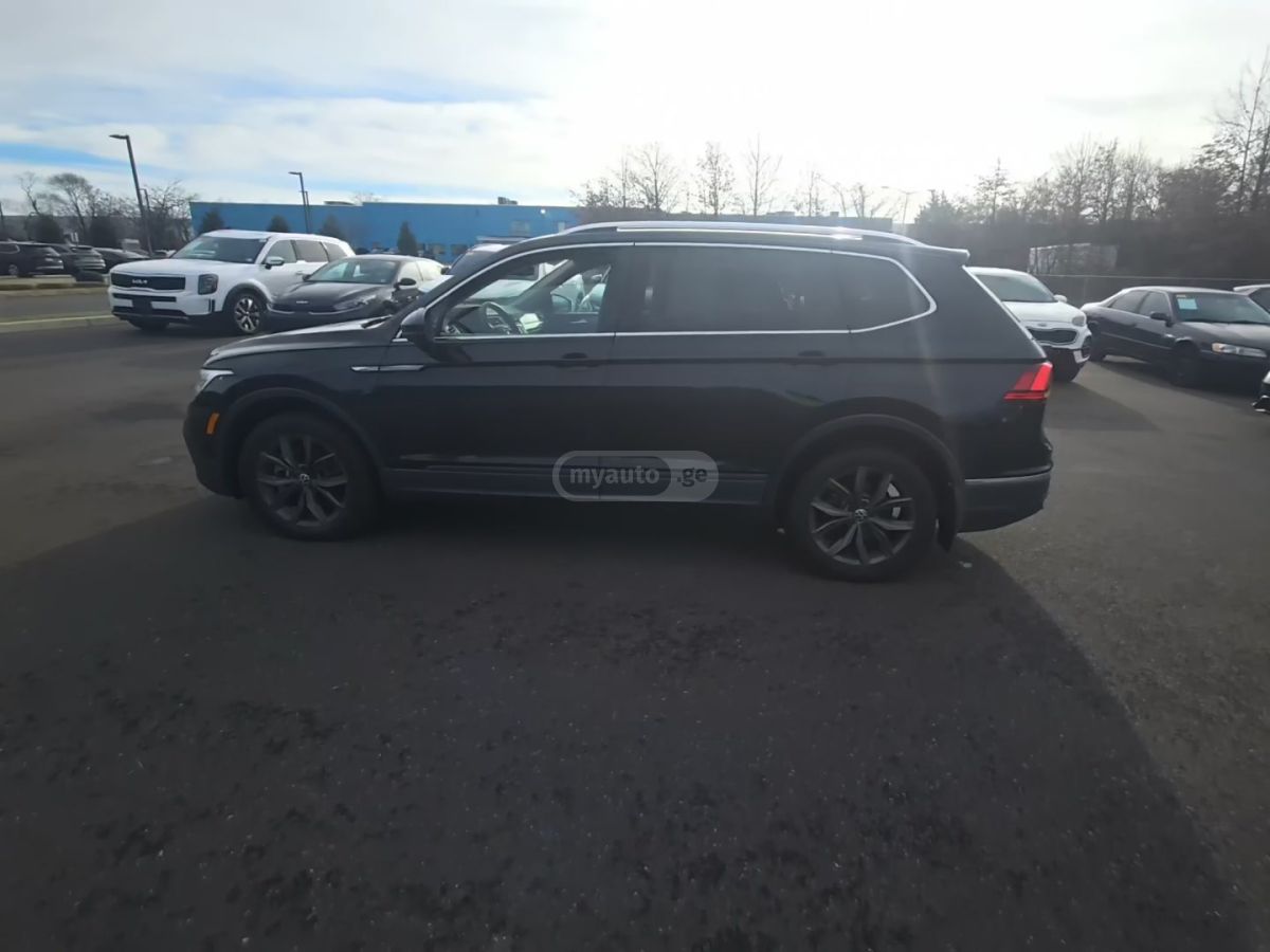 Volkswagen Tiguan 2023 — photo 2