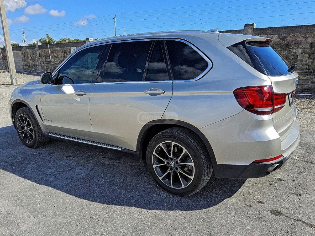 BMW X5 2015 — photo 2