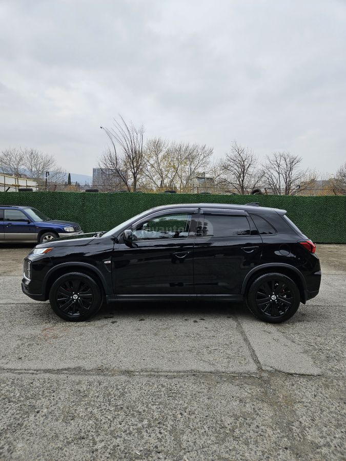 Mitsubishi Outlander Sport 2022 — photo 2