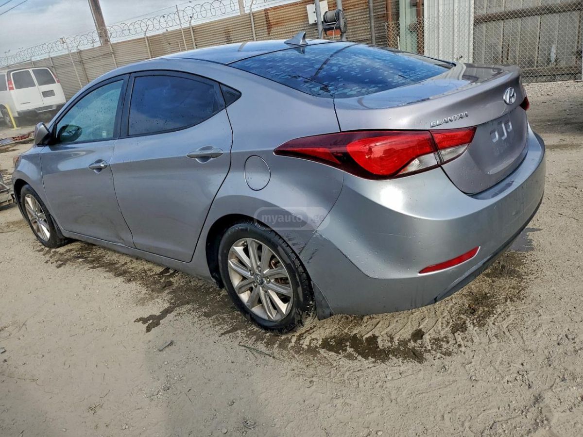 Hyundai Elantra 2015 — photo 2