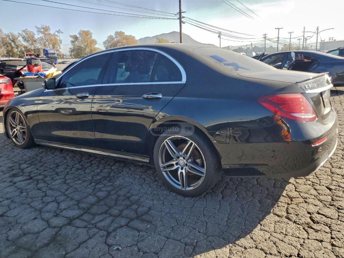 Mercedes-Benz E 300 2017 — photo 2