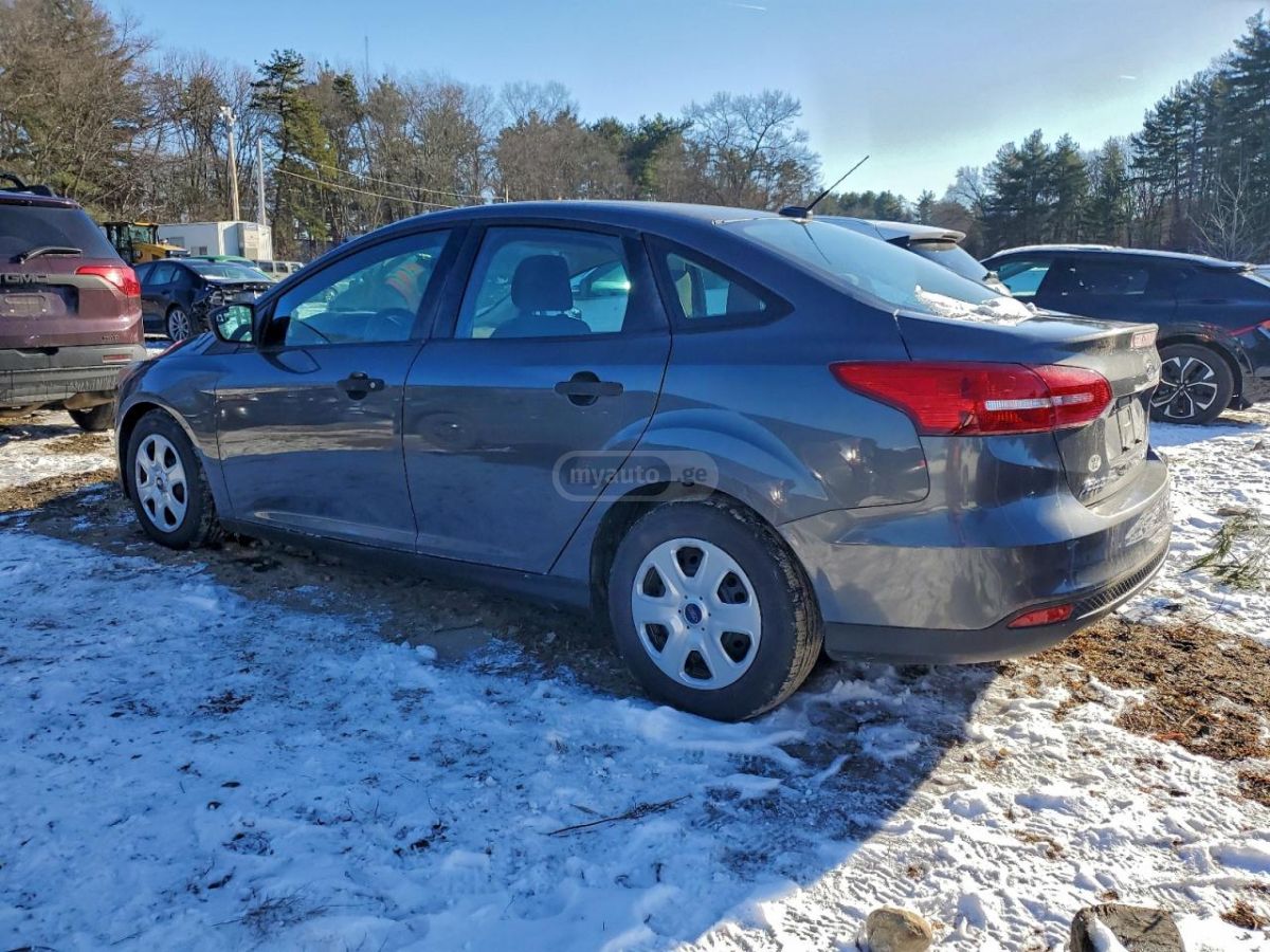 Ford Focus 2018 — photo 2