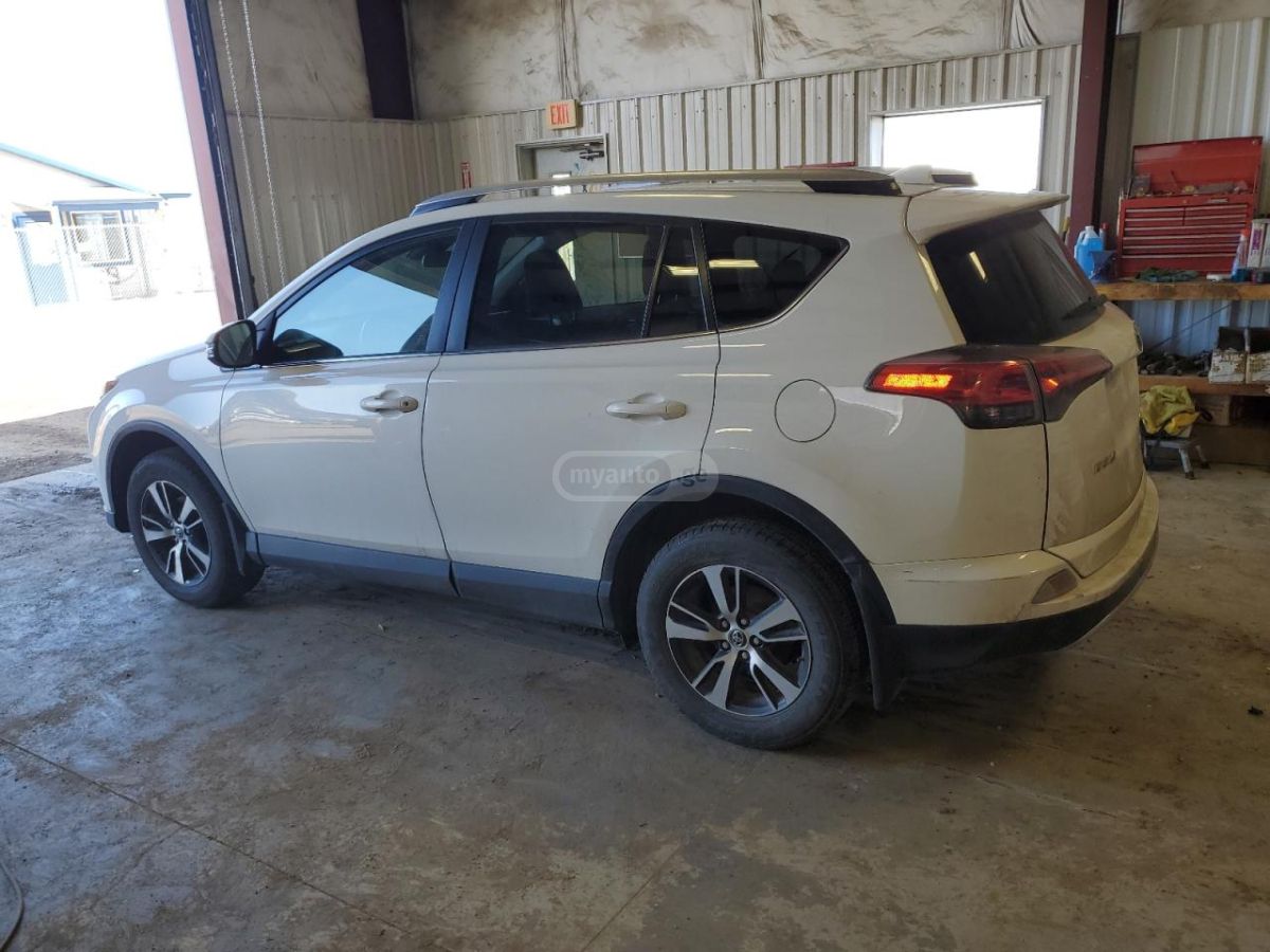 Toyota RAV4 2016 — photo 2