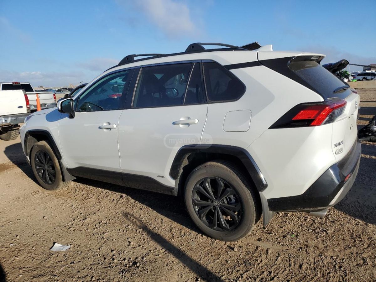 Toyota RAV4 2025 — photo 2