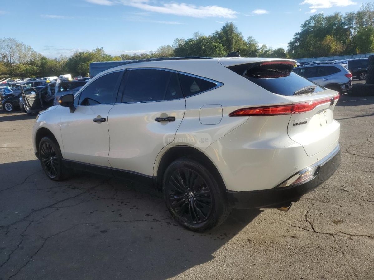 Toyota Venza 2023 — photo 2