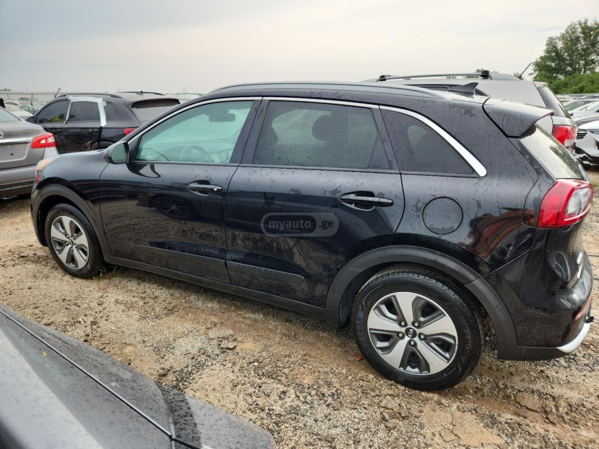 Kia Niro 2019 — photo 2