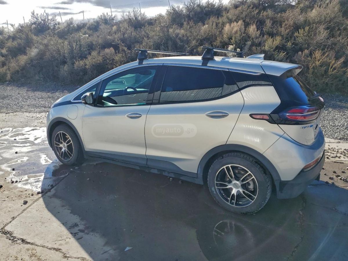 Chevrolet Bolt EV 2022 — photo 2