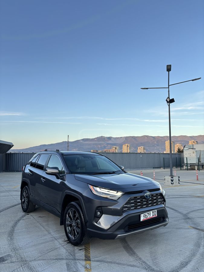Toyota RAV 4 2023 — photo 2