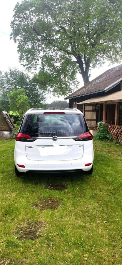 Opel Zafira 2012 — photo 2