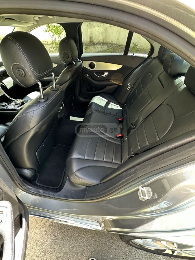 Mercedes-Benz C 300 2015 — photo 2